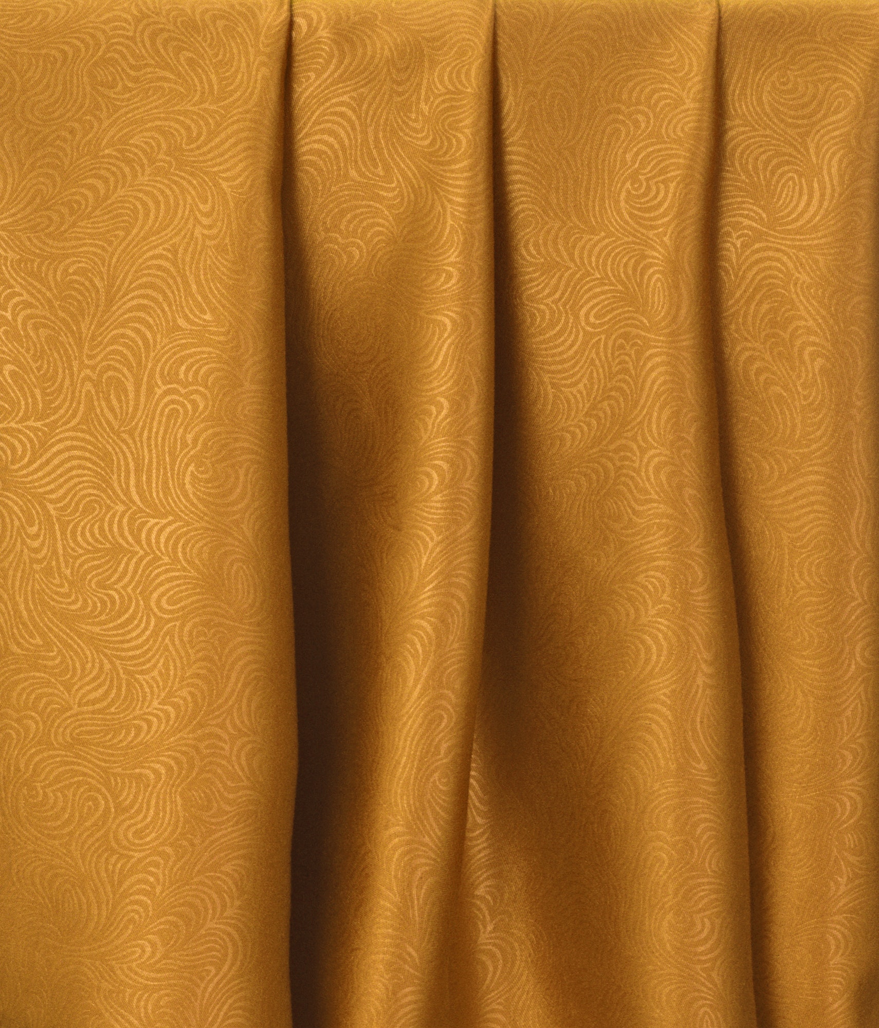 Quels sont les avantages d’opter pour des rideaux dorés ?